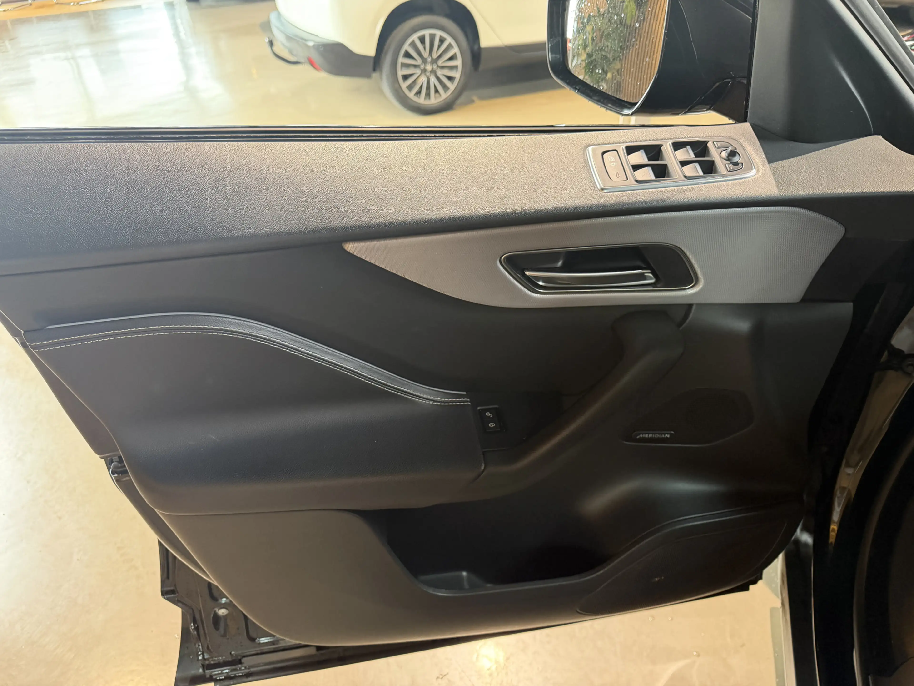 Jaguar F-Pace 2.0 Portfolio AWD 20d — photo 9