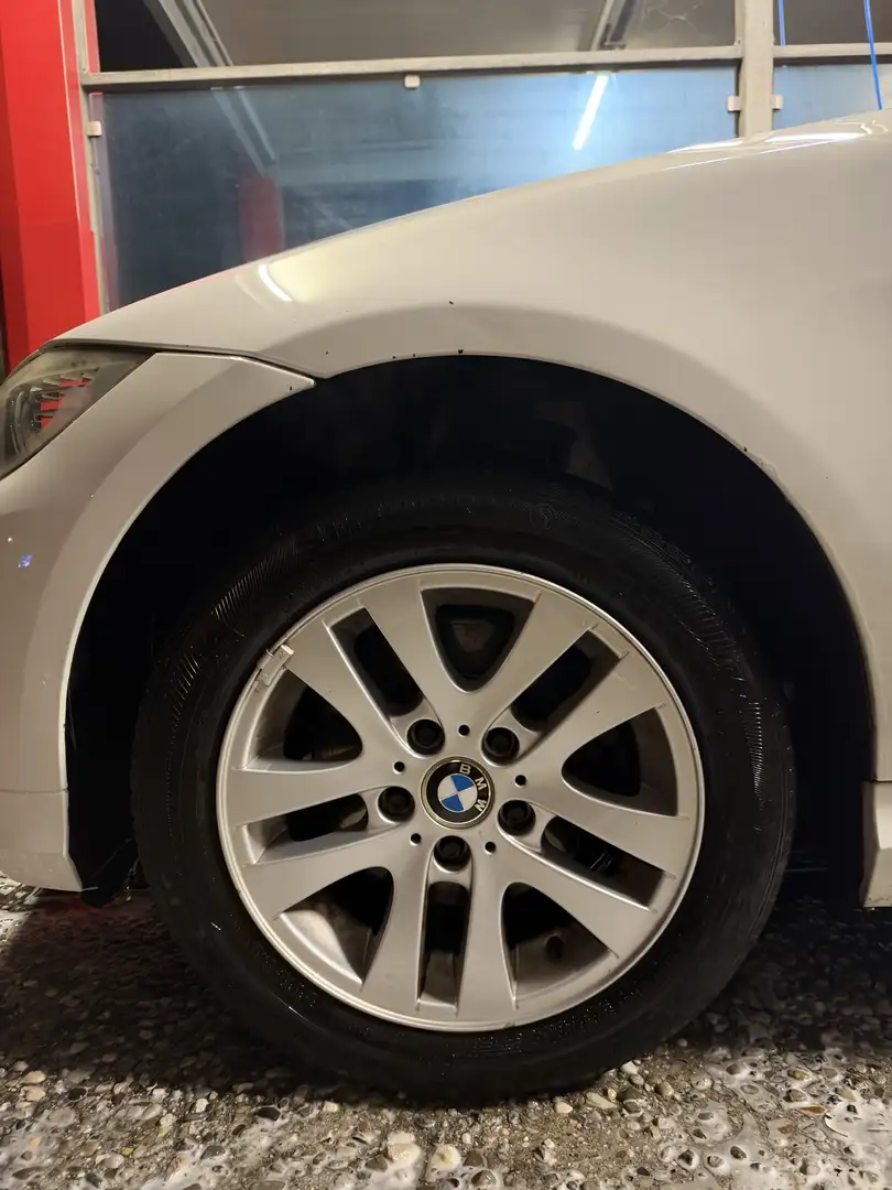 BMW 318 318d Touring - 2