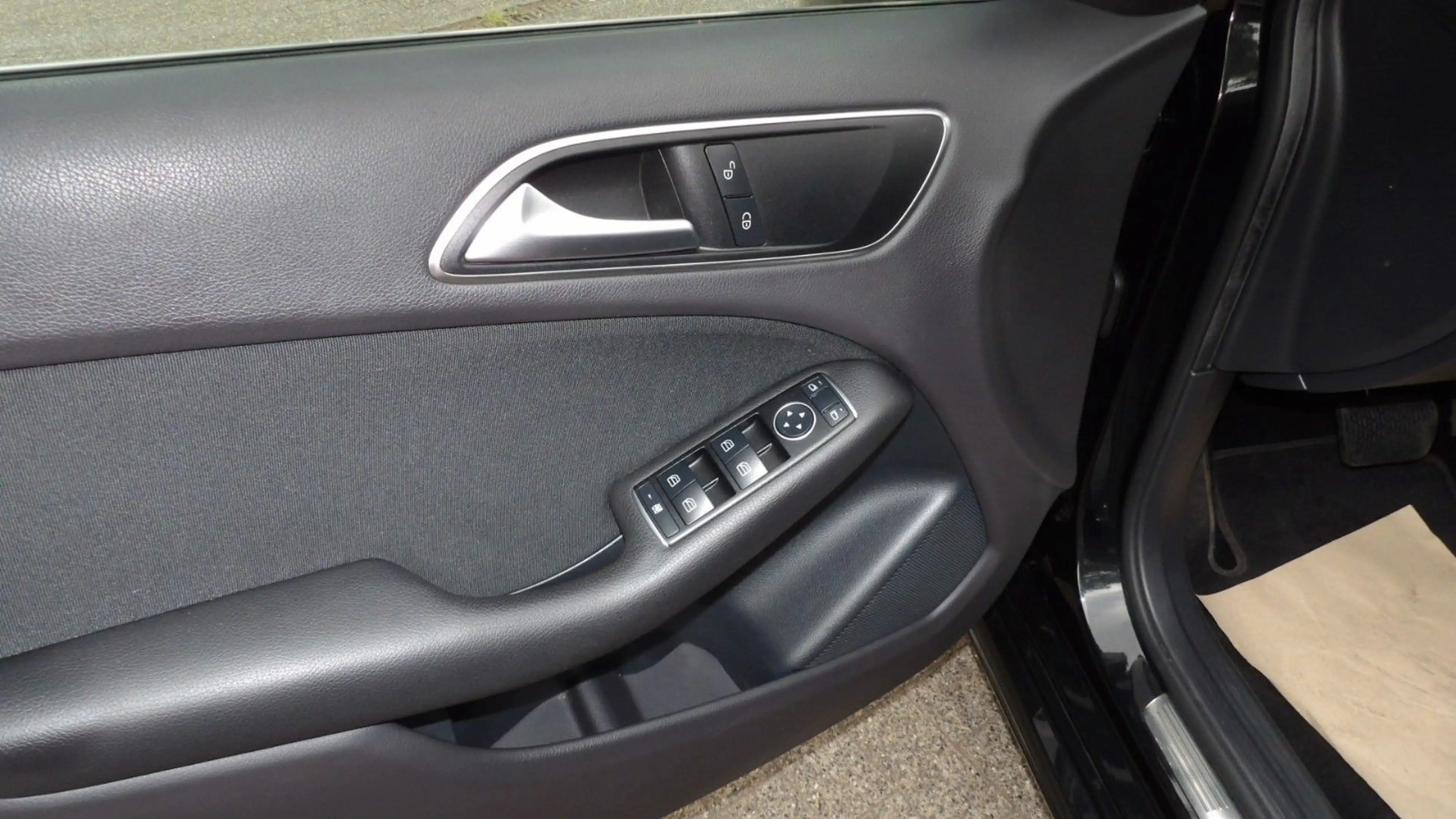 Mercedes-Benz B 200 B*PDC*SHZ*Automatik* — photo 14