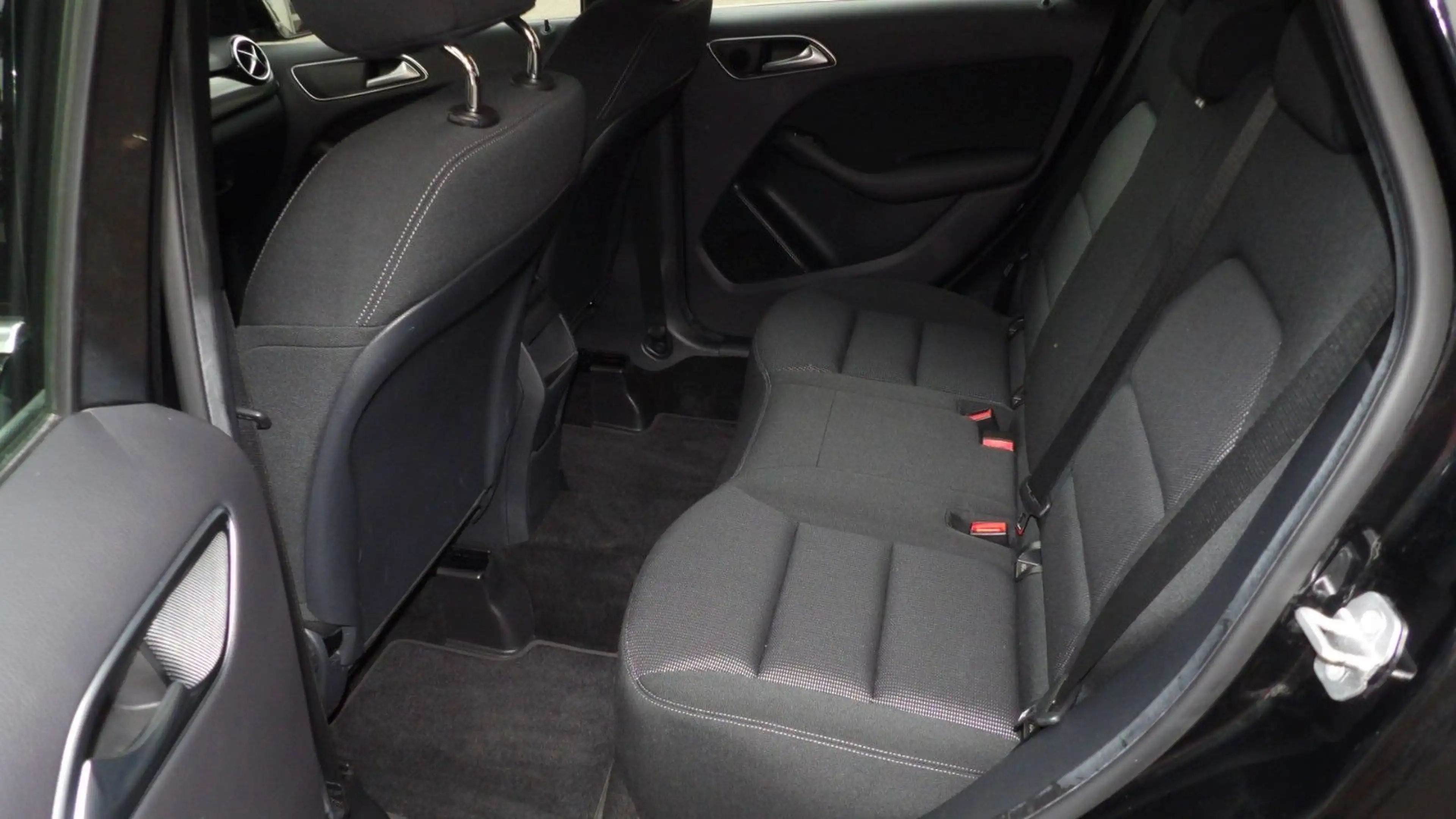 Mercedes-Benz B 200 B*PDC*SHZ*Automatik* — photo 13