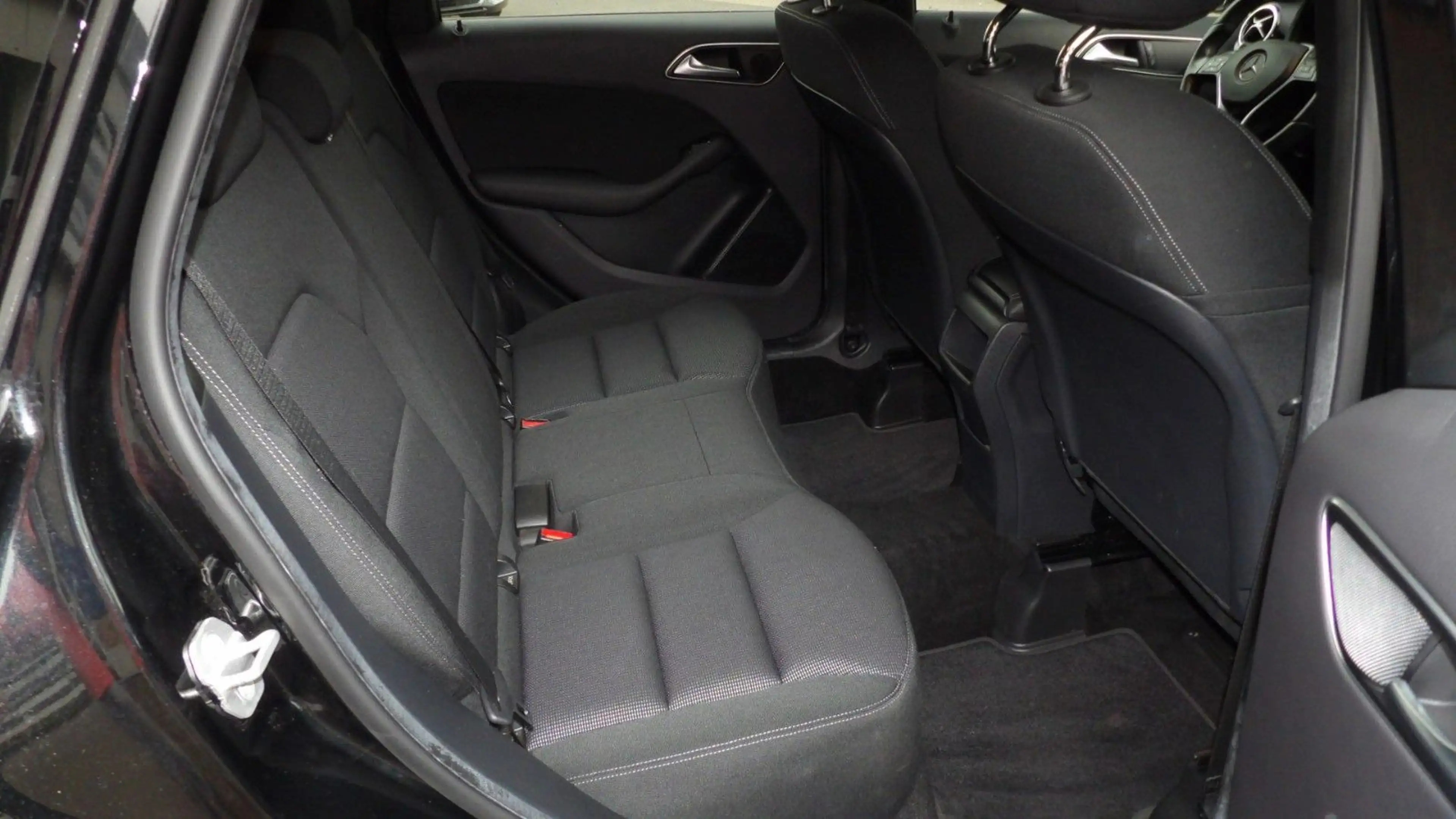 Mercedes-Benz B 200 B*PDC*SHZ*Automatik* — photo 11