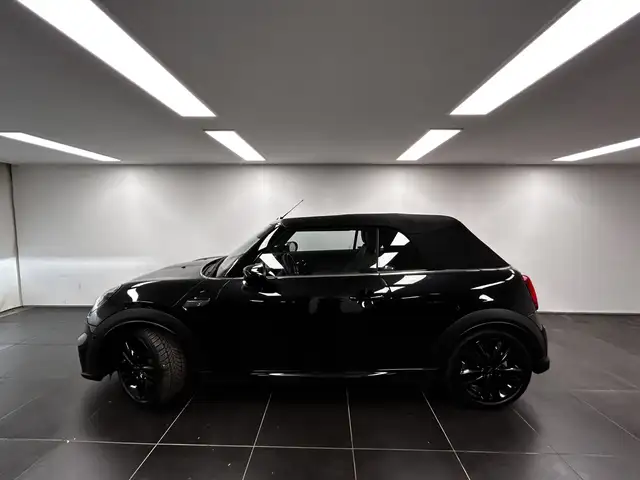 Mini Convertible view 2