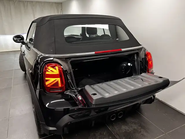 Mini Convertible view 11