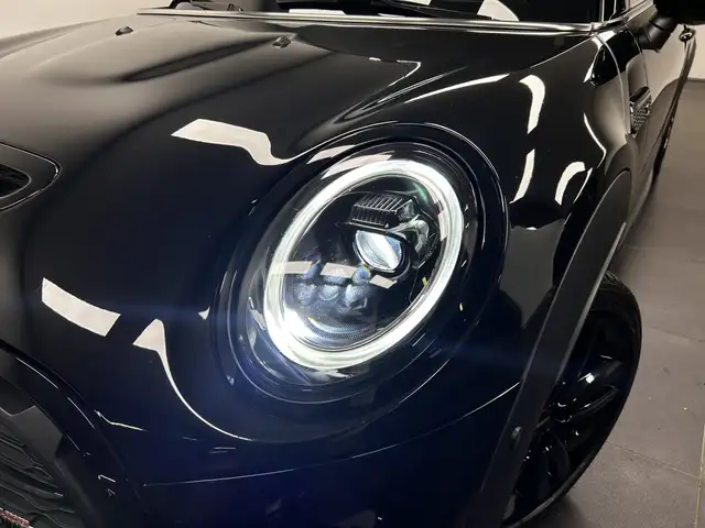 Mini Convertible view 9