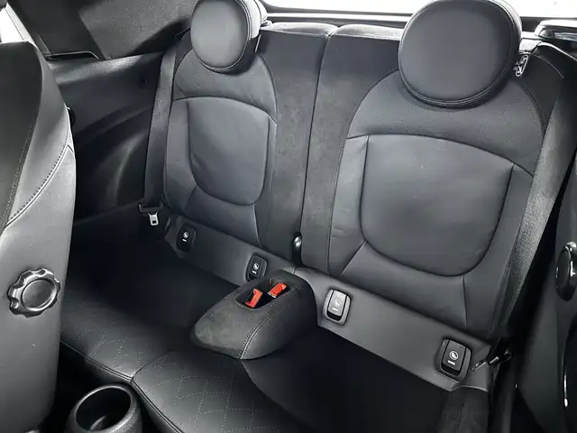 Mini Convertible view 14