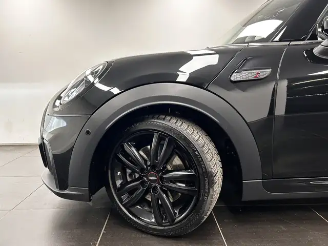 Mini Convertible view 8