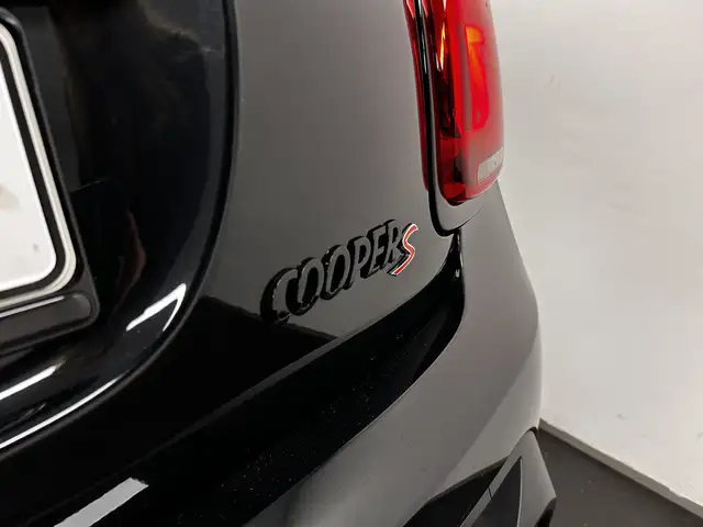 Mini Convertible view 13