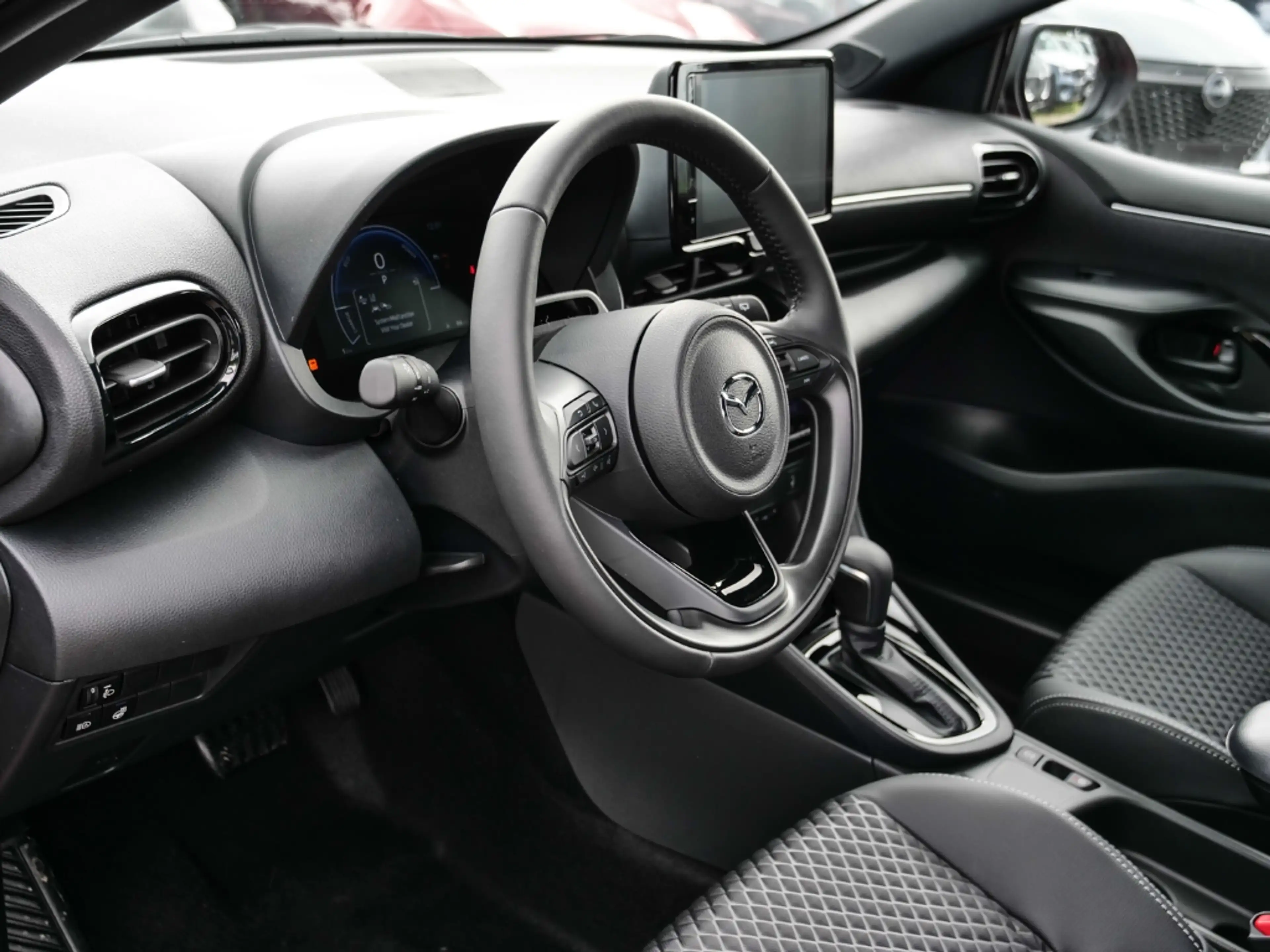 Mazda 2 Homura 1.5L VVT-i 116 PS e-CVT FWD LEDER — photo 5