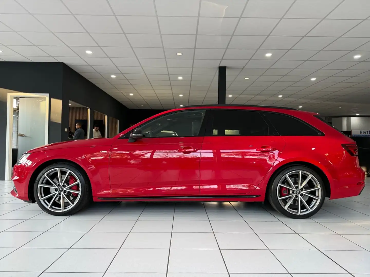 Audi A4 3.0 TDI quattro 3xS-LINE*PANO*VIRTUAL*MATRIX* Rouge - 2