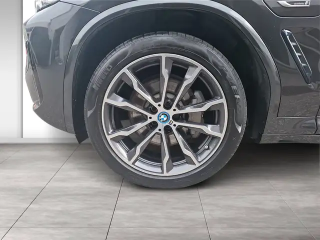 BMW X3 view 4