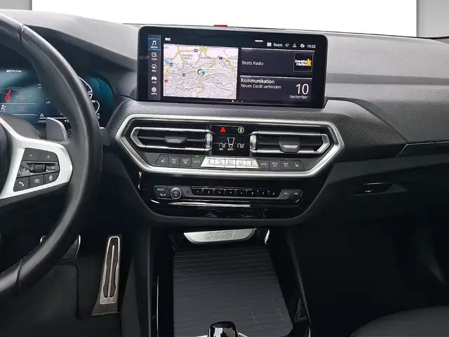 BMW X3 view 8