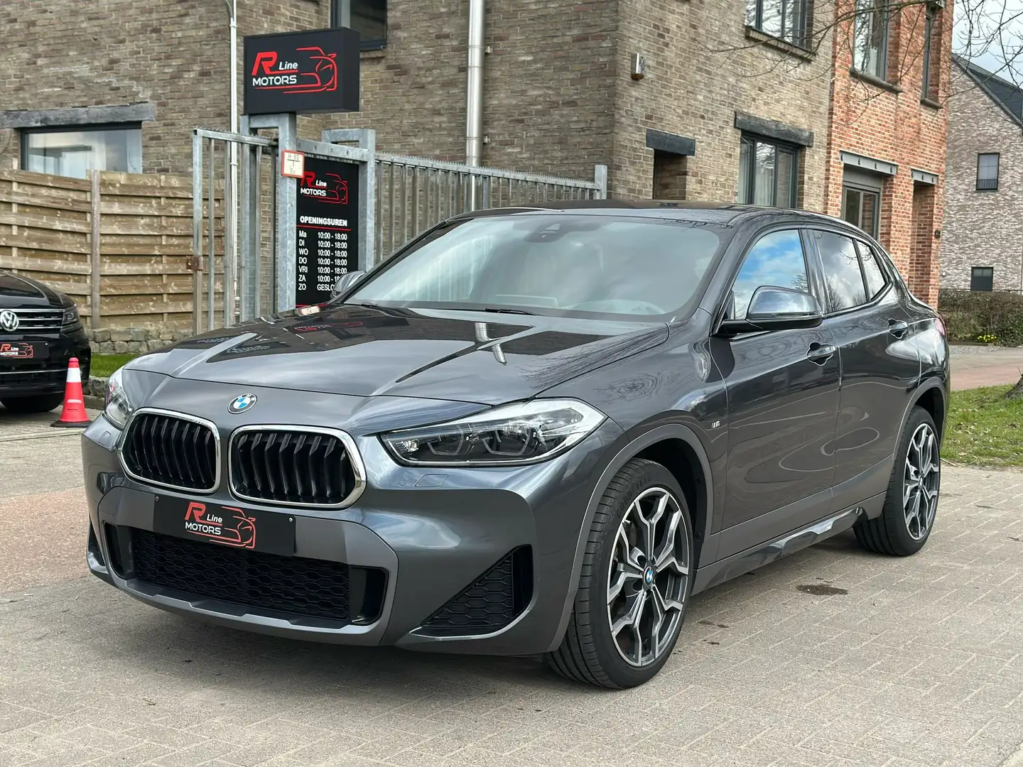 BMW X2 1.5iA sDrive18-M Pakket-Adaptieve Cruise-Headup Gris - 1