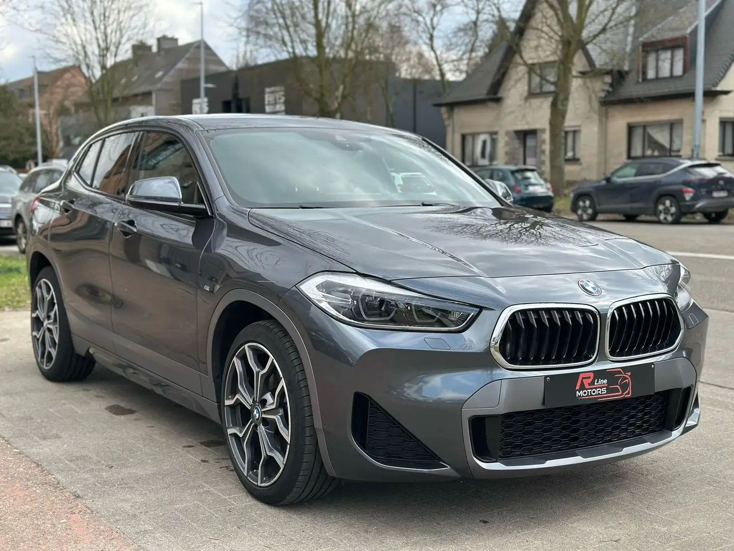 BMW X2 1.5iA sDrive18-M Pakket-Adaptieve Cruise-Headup Gris - 2
