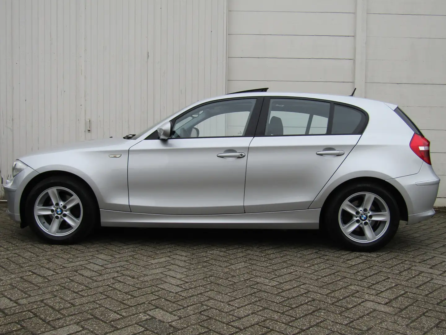 BMW 116 1-serie 116i High Executive /Stoelverwarming/PDC/S Gris - 2