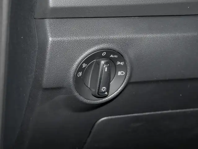 Volkswagen T-Roc view 10