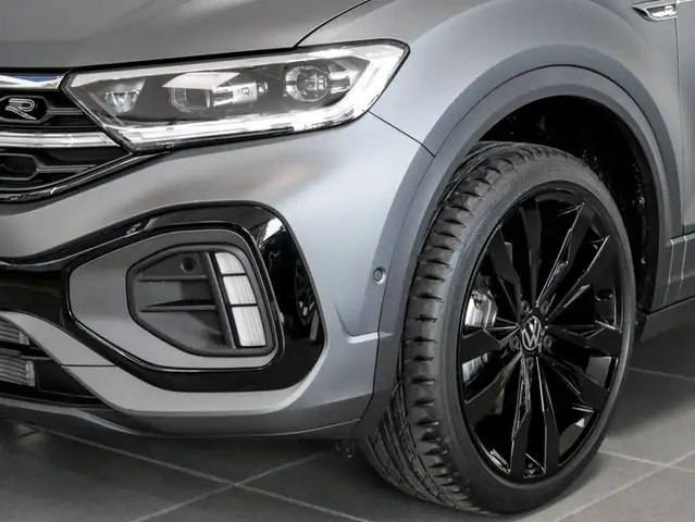 Volkswagen T-Roc view 6