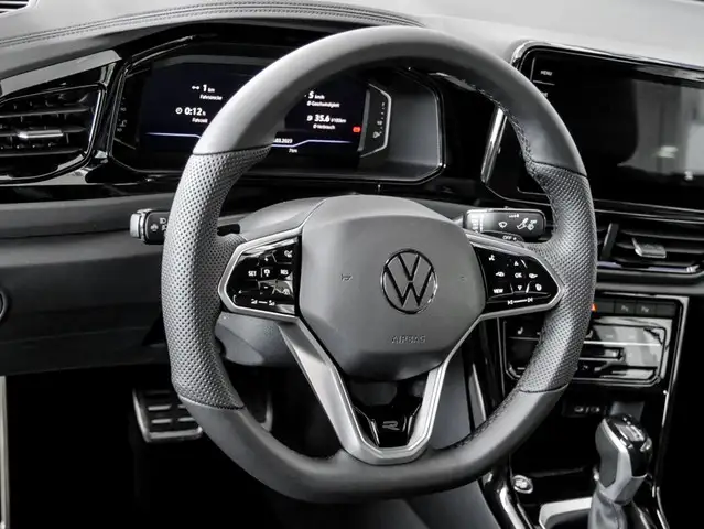 Volkswagen T-Roc view 11