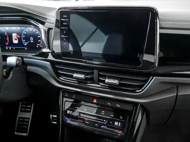 Volkswagen T-Roc view 8