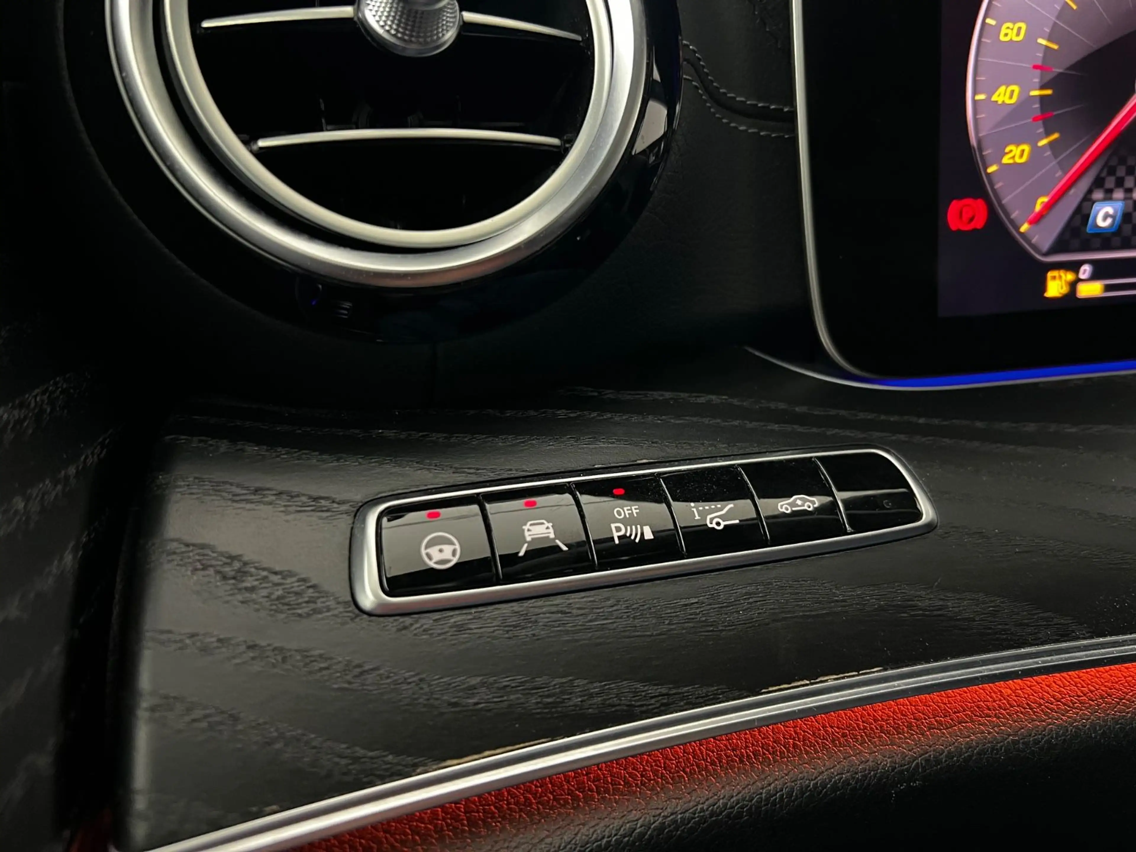 Mercedes-Benz E 53 AMG 4Matic+ /  TOP AUSTATT. / 457 PS / 4x4 — photo 28