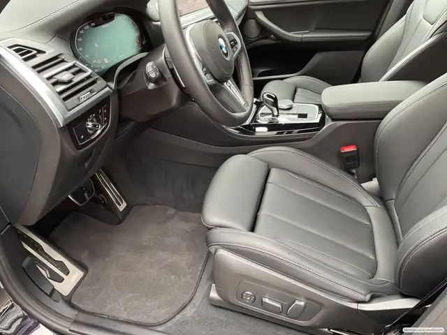 BMW X4 M view 10