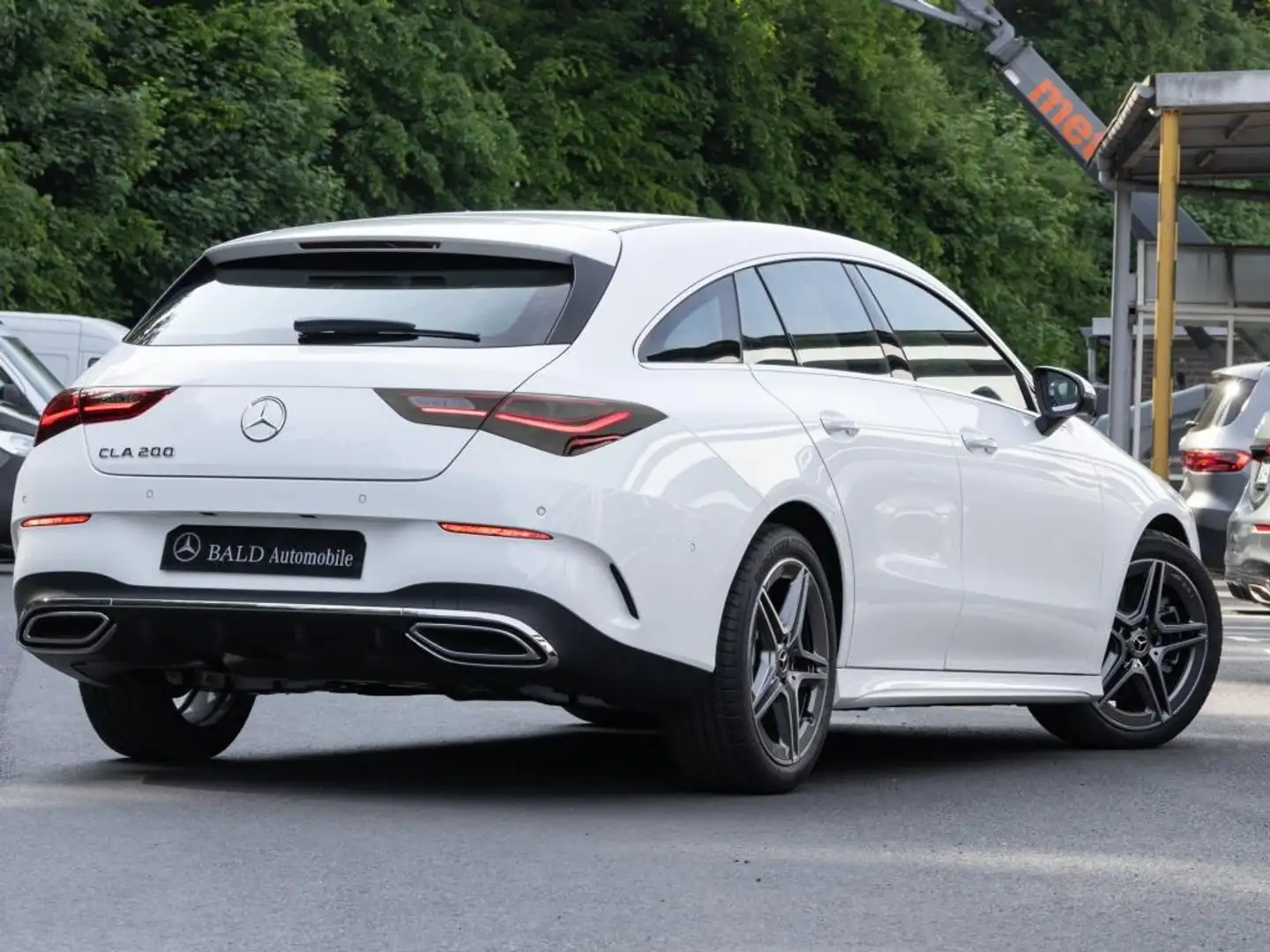 Mercedes-Benz CLA 200 SB AMG-Advanced+/ILS/Pano/360/Easy-P/18" Weiß - 2
