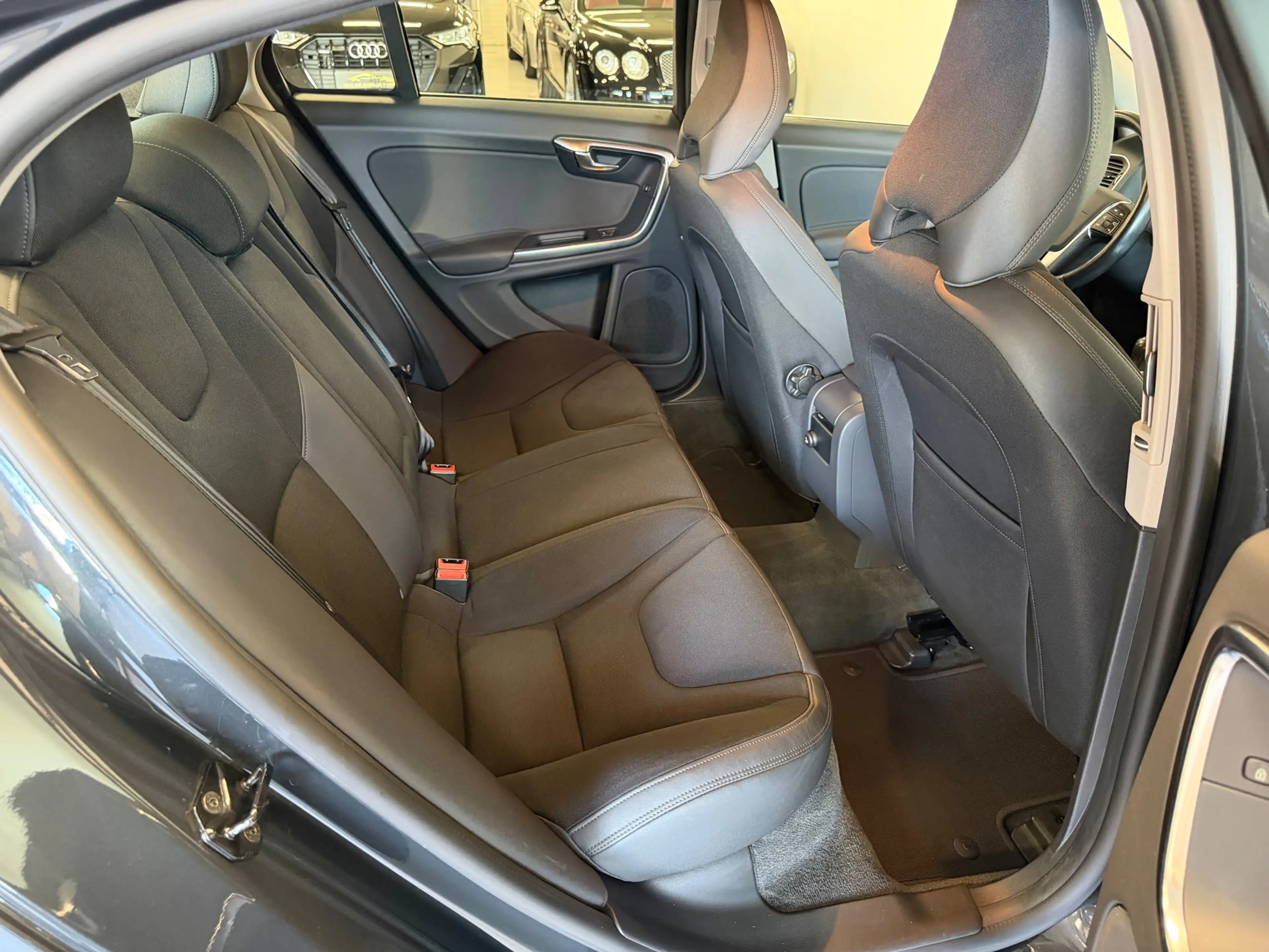 Volvo S60 1.6 T3 Momentum NAP/DEALERONDERHOUDEN/TREKHAAK — photo 15
