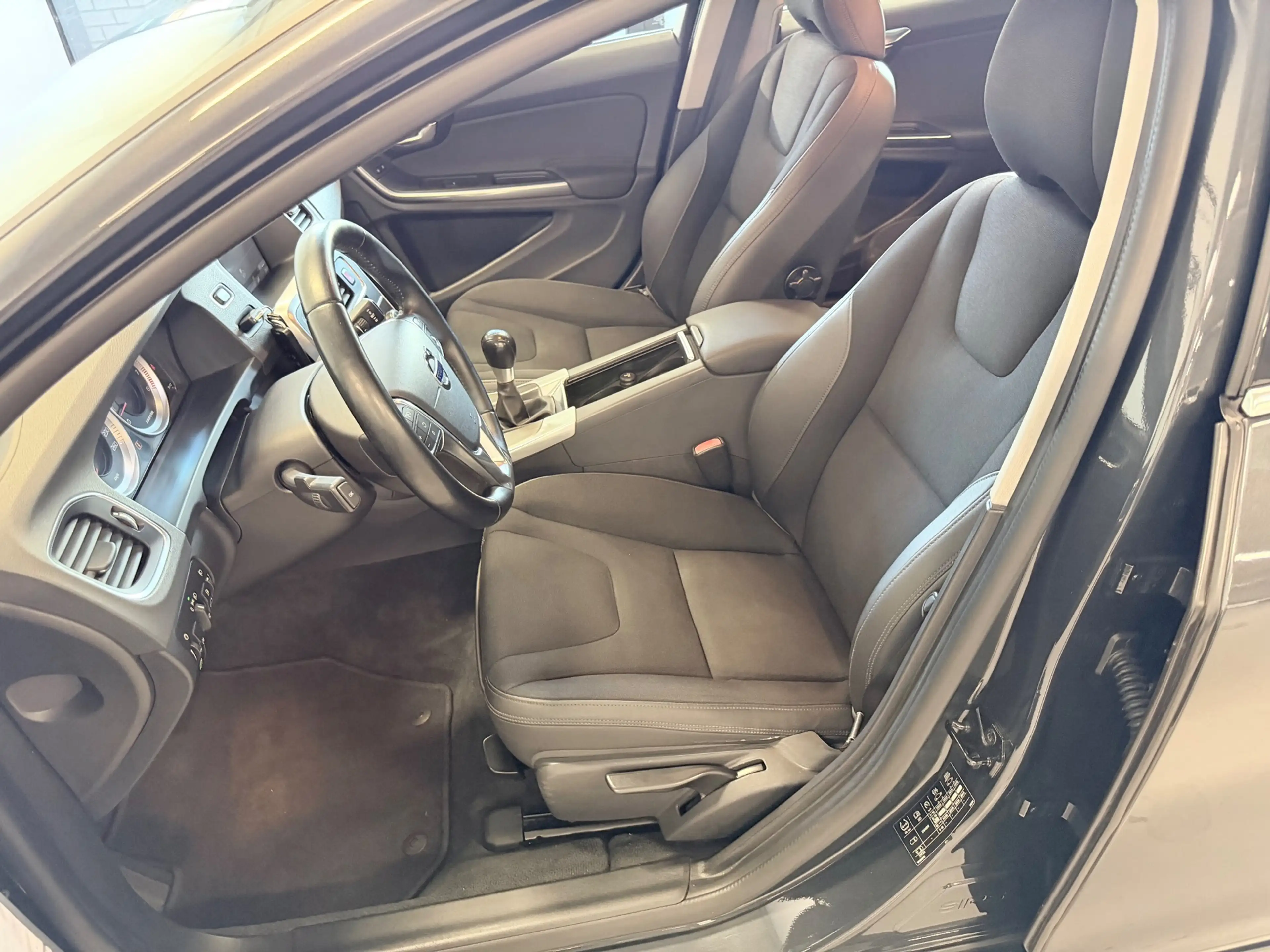 Volvo S60 1.6 T3 Momentum NAP/DEALERONDERHOUDEN/TREKHAAK — photo 12