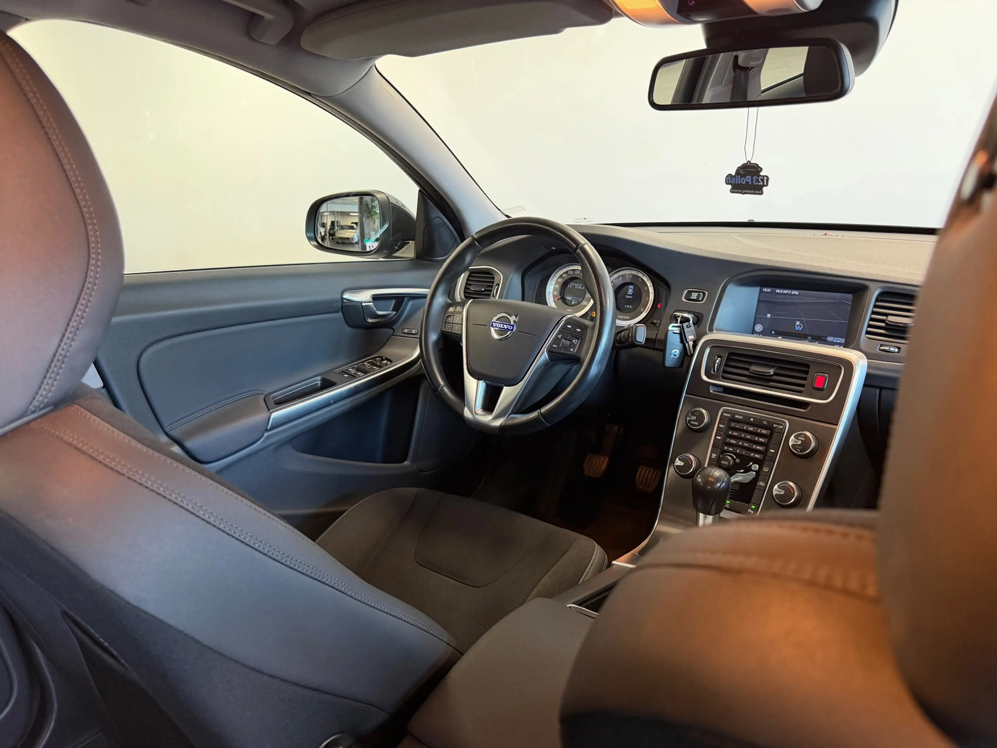 Volvo S60 1.6 T3 Momentum NAP/DEALERONDERHOUDEN/TREKHAAK — photo 14