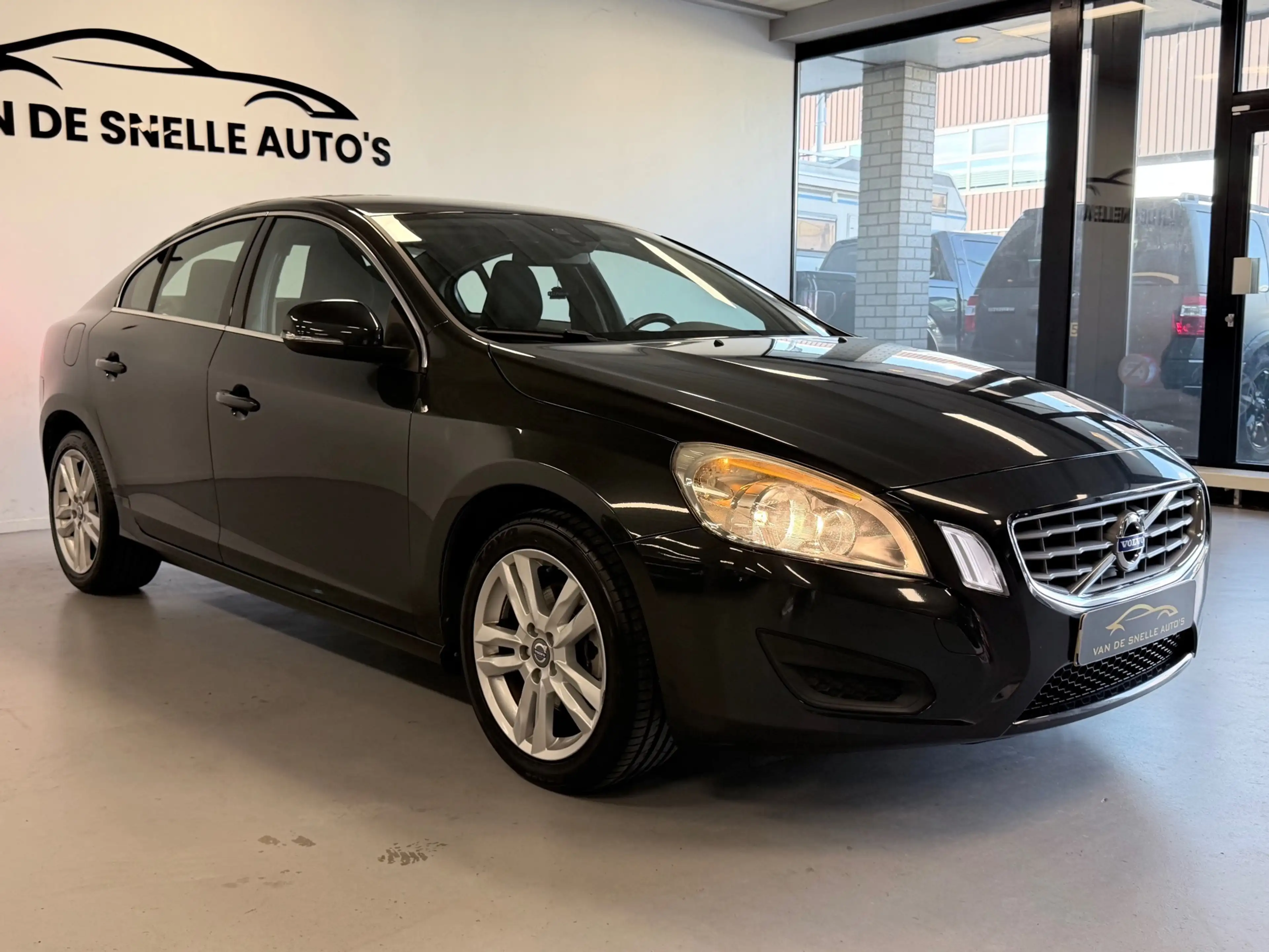 Volvo S60 1.6 T3 Momentum NAP/DEALERONDERHOUDEN/TREKHAAK — photo 4