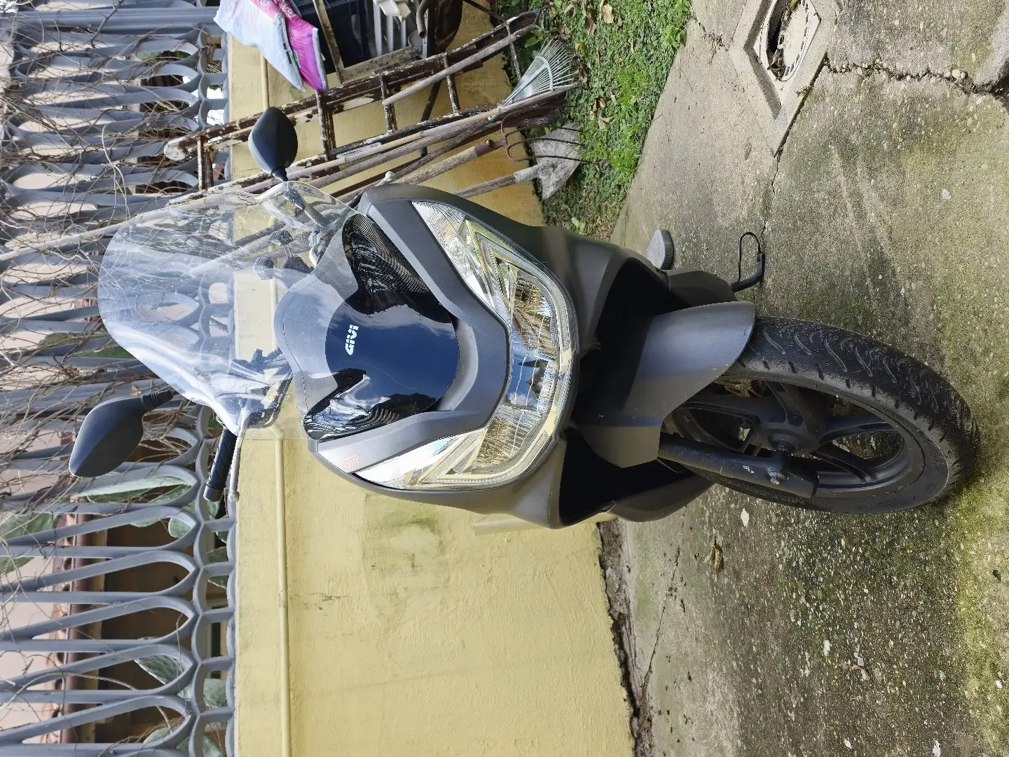 Honda PCX 150 Gri - 1