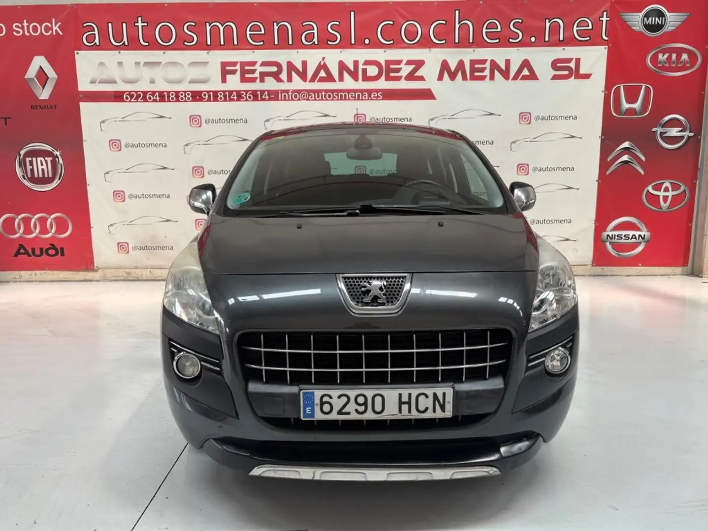Peugeot 3008 1.6 VTi Premium Grau - 2