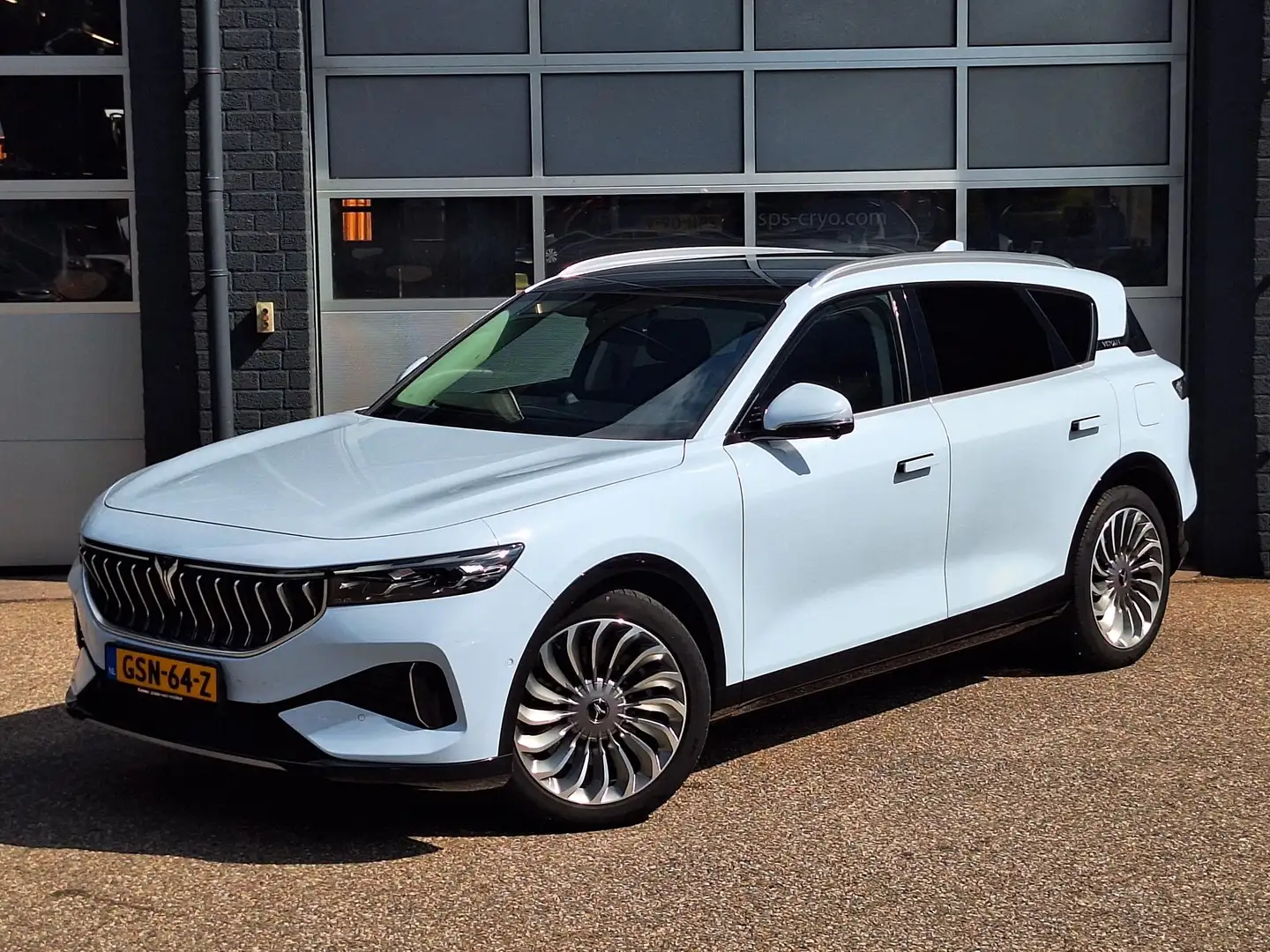 Voyah Free Flagship Edition 4WD 106 kWh | Panoramadak | Lucht Blau - 2