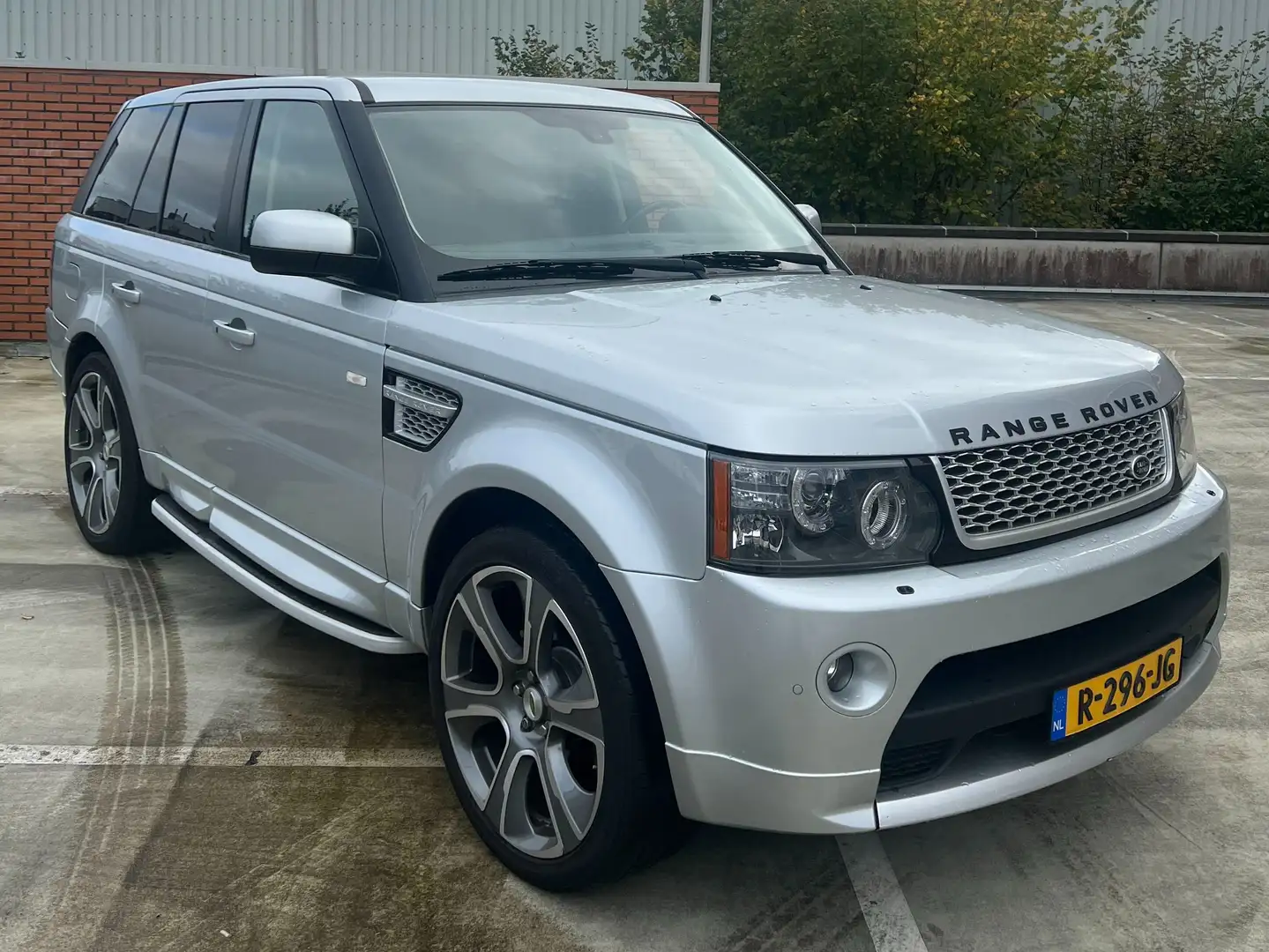 Land Rover Range Rover Sport 5.0V8 Timing Chain Replaced srebrna - 2