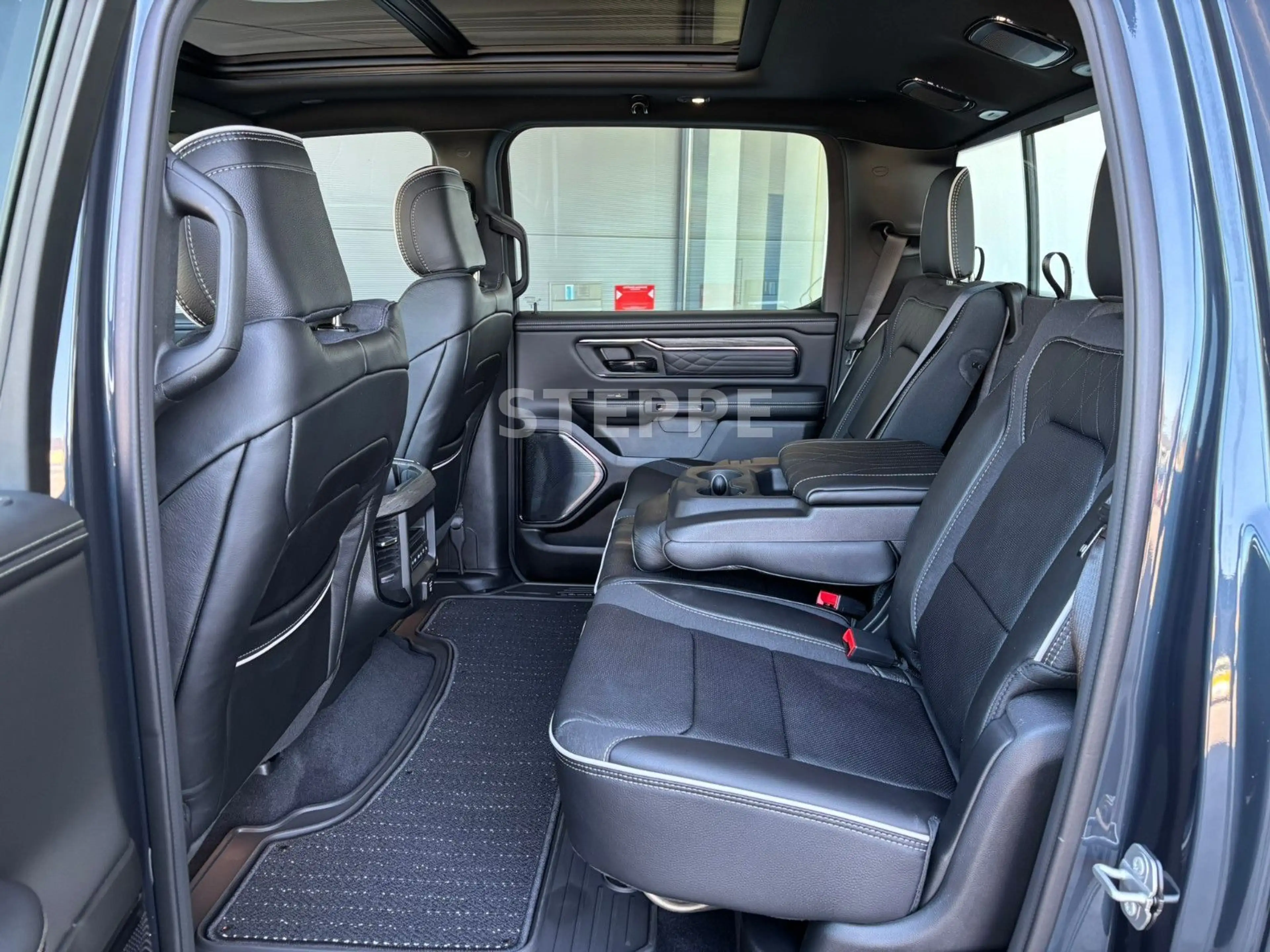 Dodge RAM 2026 RAM 1500 Limited Night 5,7LV8 Rambox MWK — photo 12