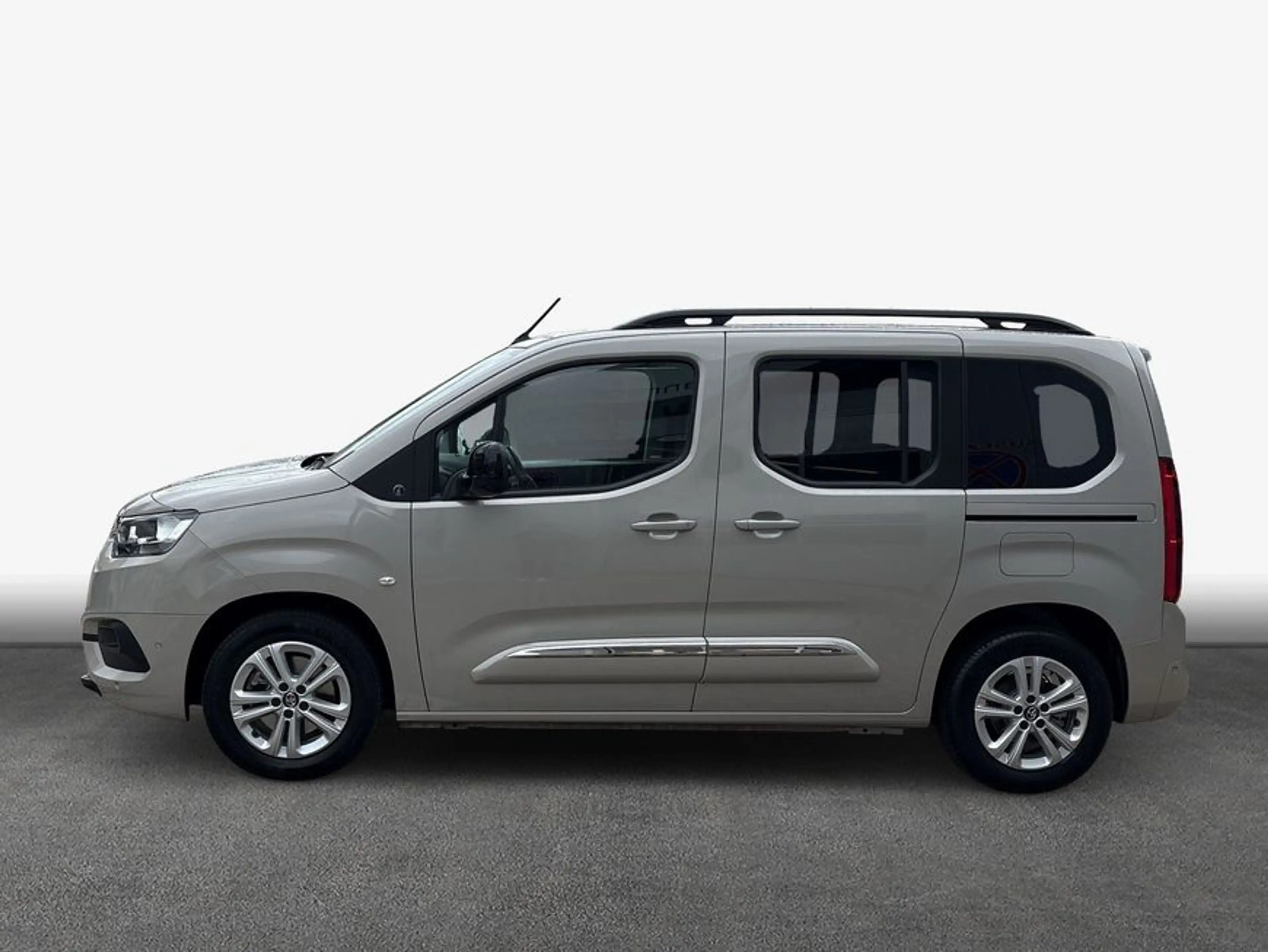 Toyota Proace City Proace City Verso 1.2 Turbo L1 Team D *Panorama* — photo 4