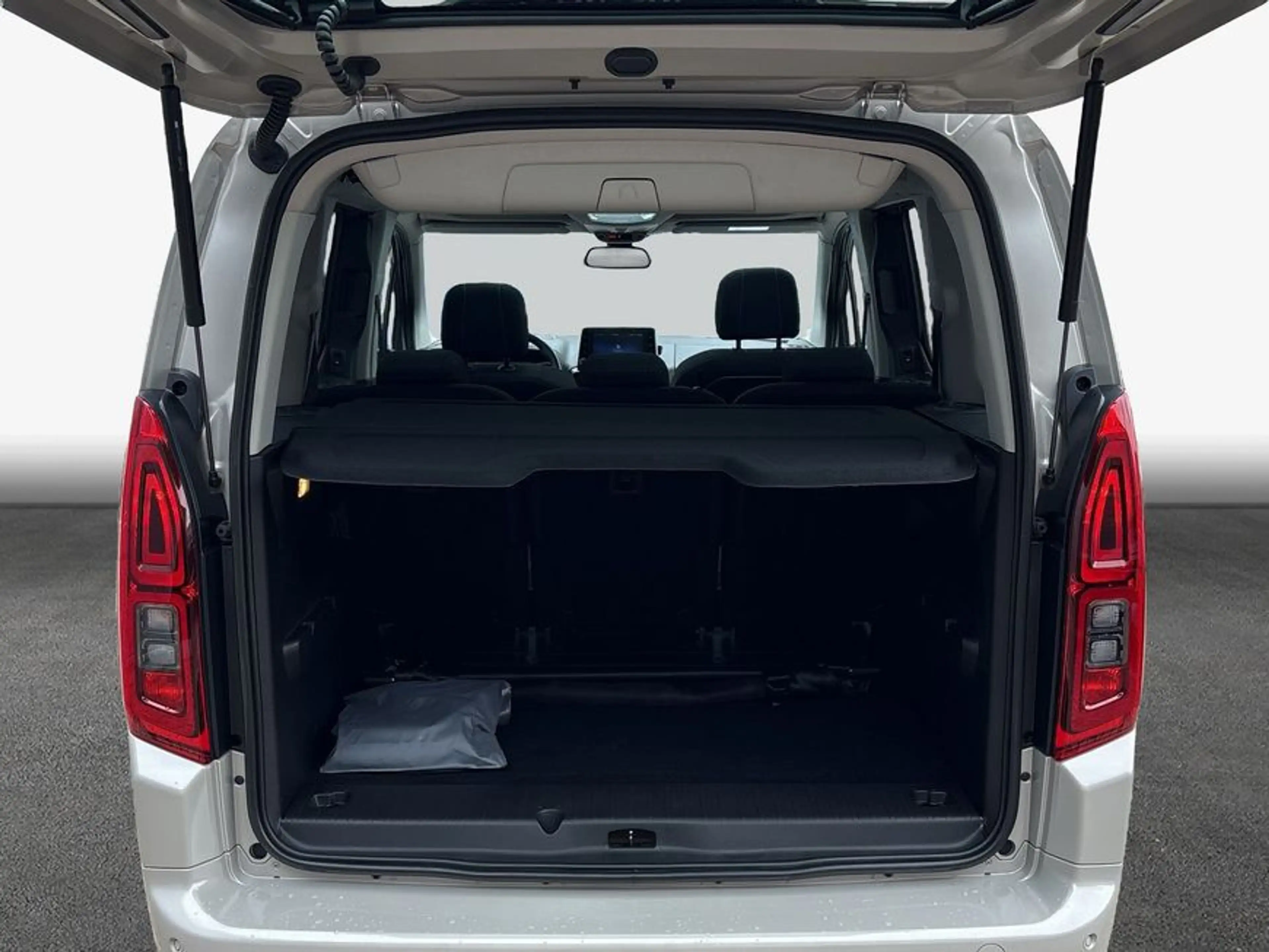 Toyota Proace City Proace City Verso 1.2 Turbo L1 Team D *Panorama* — photo 8