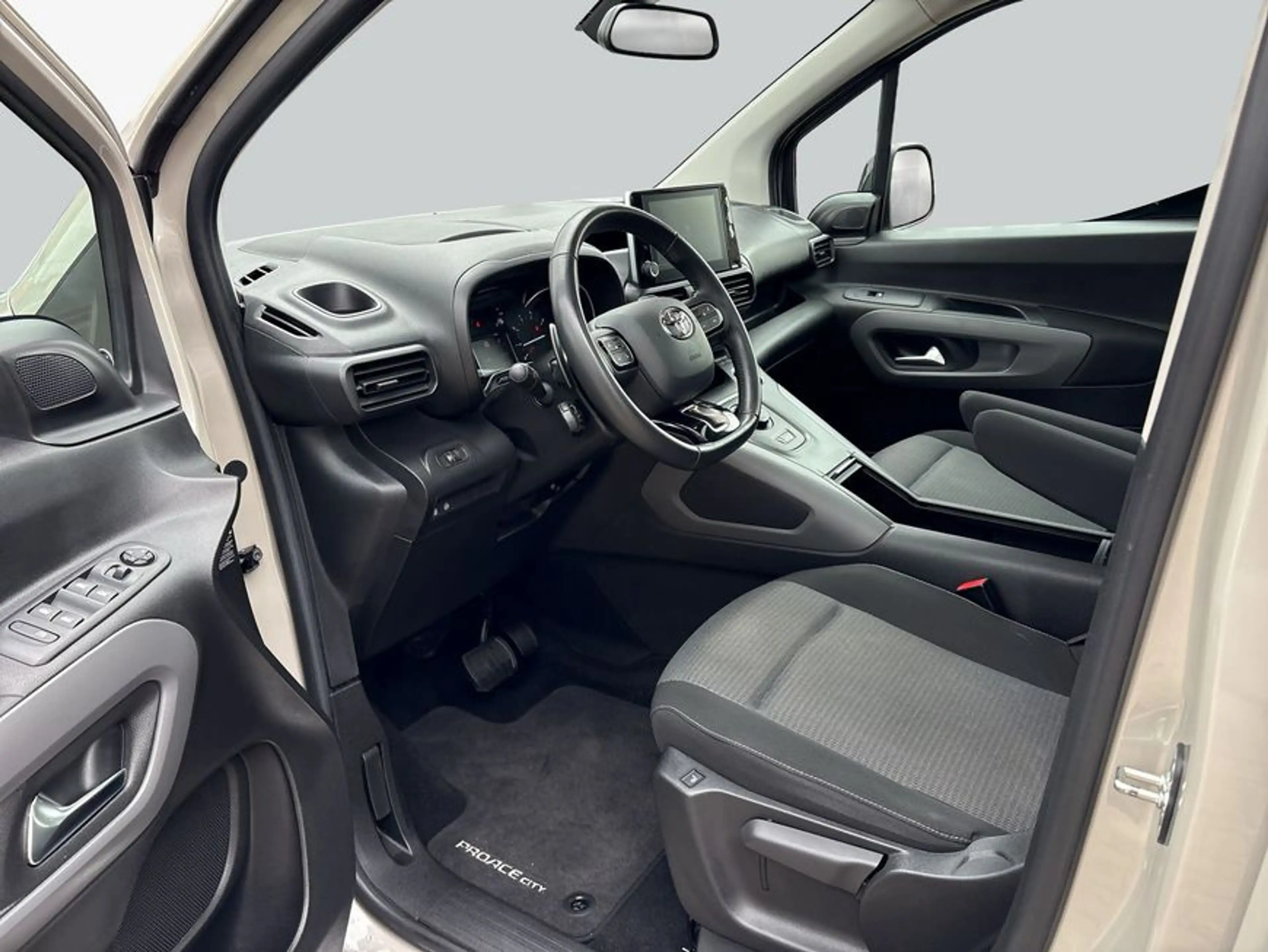 Toyota Proace City Proace City Verso 1.2 Turbo L1 Team D *Panorama* — photo 9