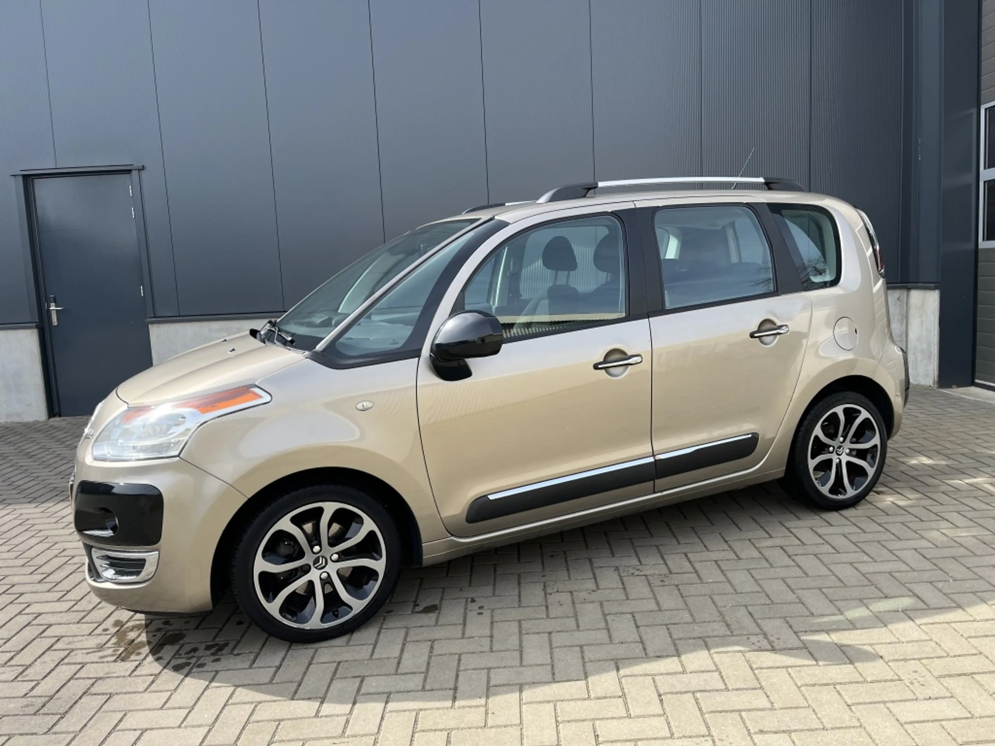 Citroen C3 Picasso 1.6 VTi Collection — photo 2