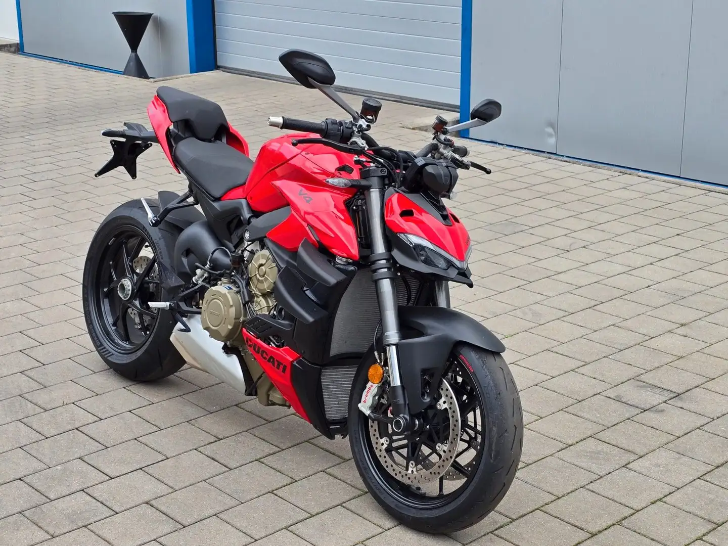 Ducati Streetfighter V4 Rot - 2