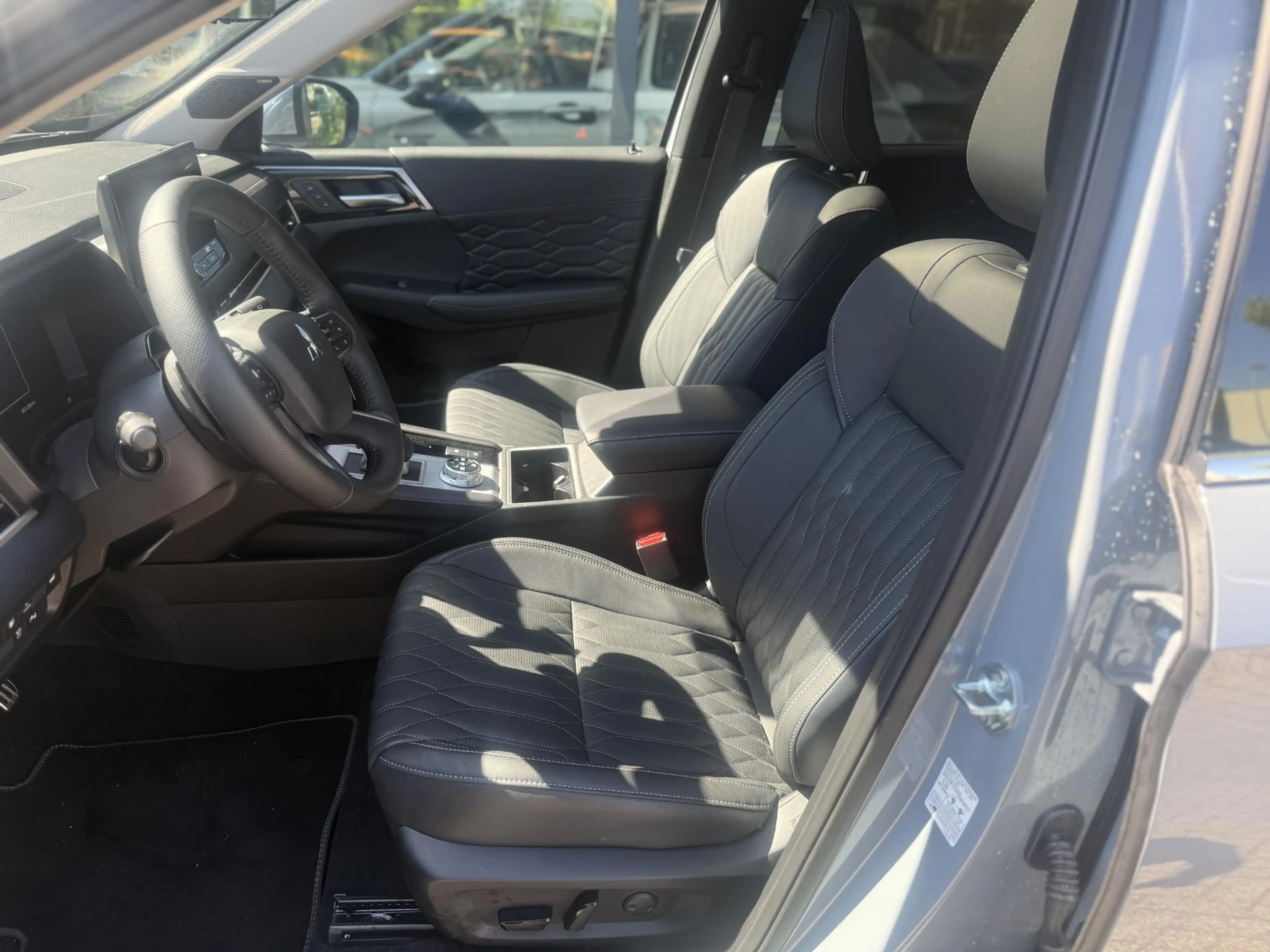 Mitsubishi Outlander 2.4 PHEV Limited Edition — photo 6