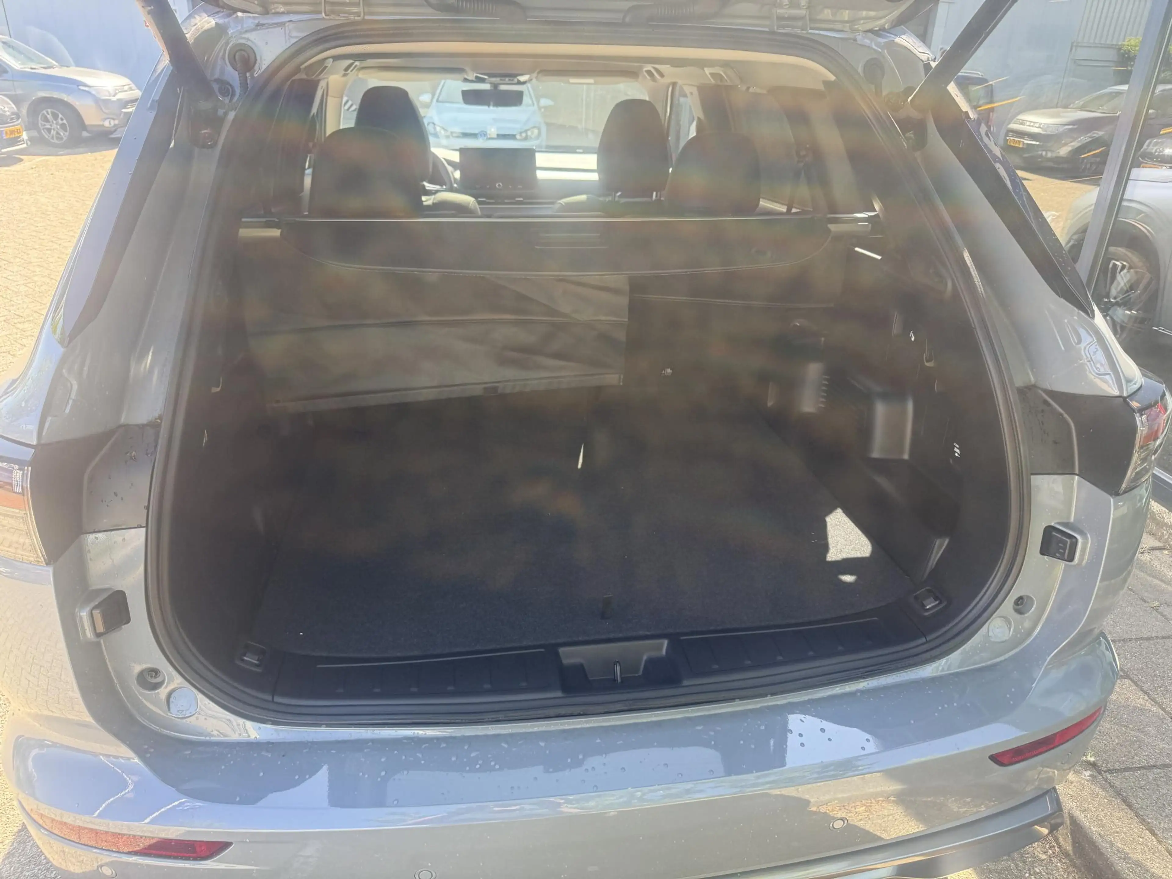 Mitsubishi Outlander 2.4 PHEV Limited Edition — photo 5