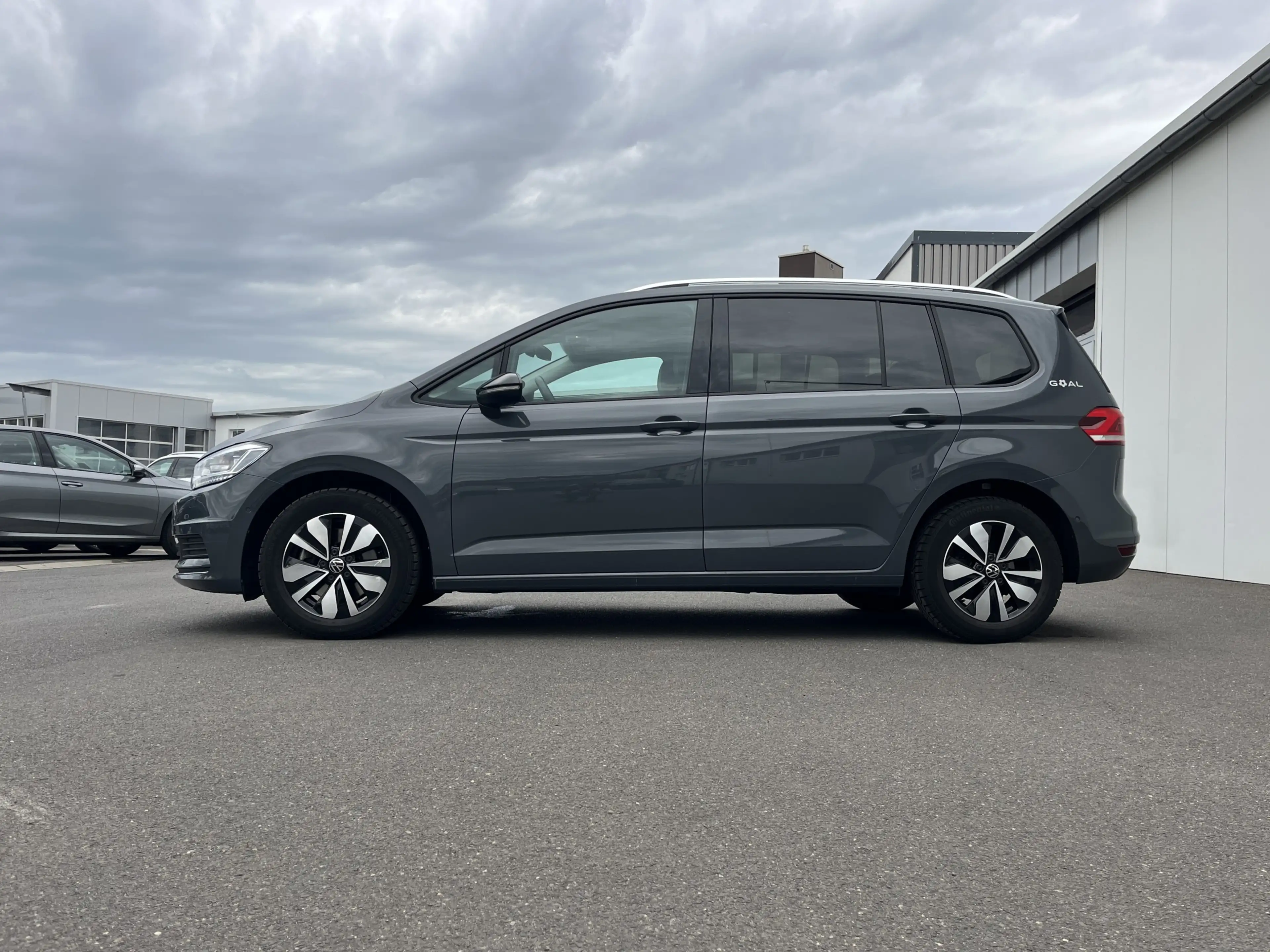 Volkswagen Touran 1.5 TSI DSG GOAL 188€ m.20% Anz. 7-Sitze AHK Nav — photo 2