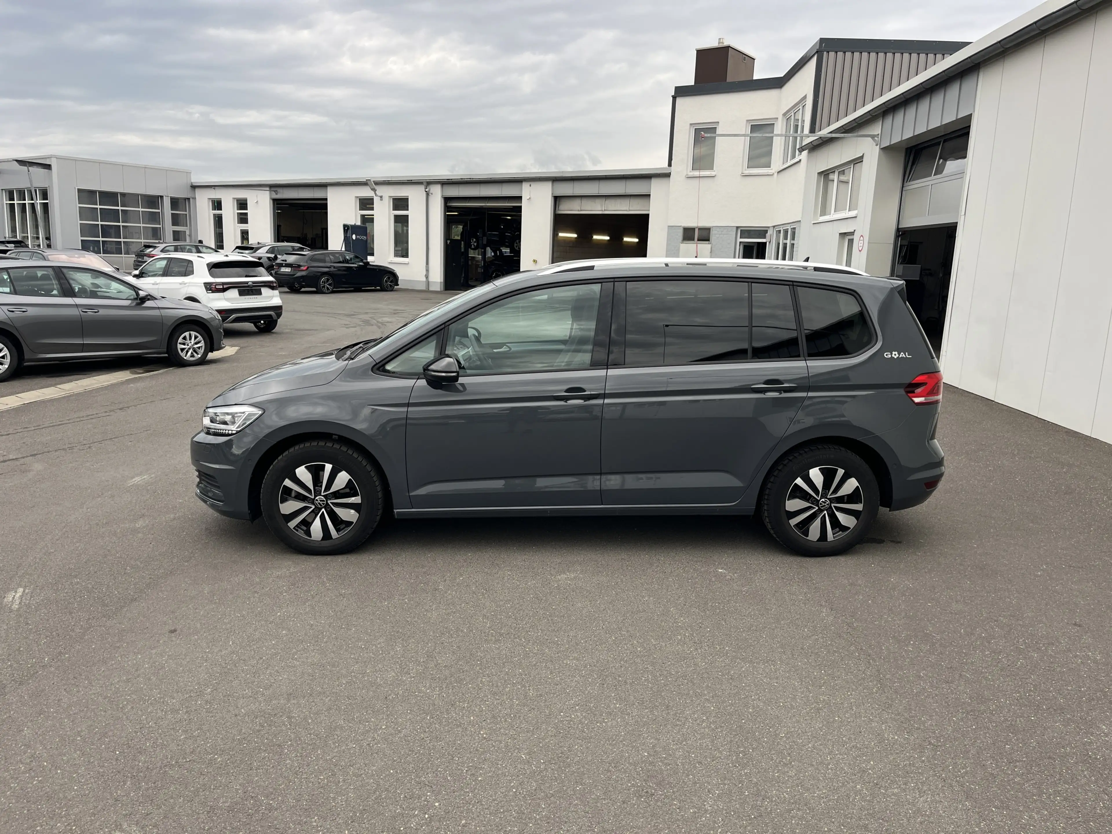 Volkswagen Touran 1.5 TSI DSG GOAL 188€ m.20% Anz. 7-Sitze AHK Nav — photo 3