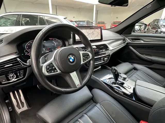 BMW 5 Series view 11