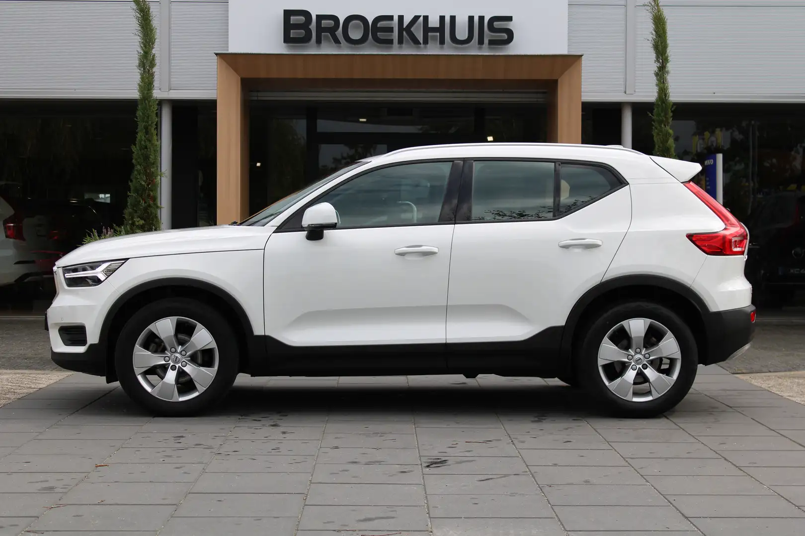 Volvo XC40 1.5 T3 Inscription | 360 camera | Stoelverwarming Wit - 2
