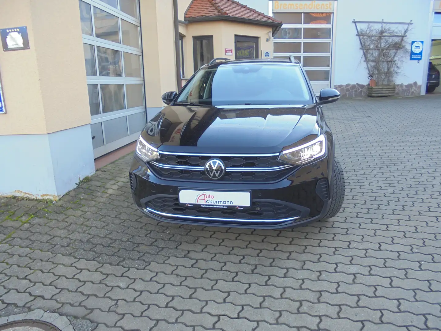 Volkswagen Taigo 1.0 TSI Move DSG LED Schwarz - 2