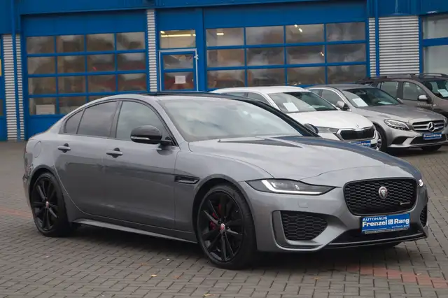 Jaguar XE R-Dynamic Black *Schiebedach*Memory*Kamera*