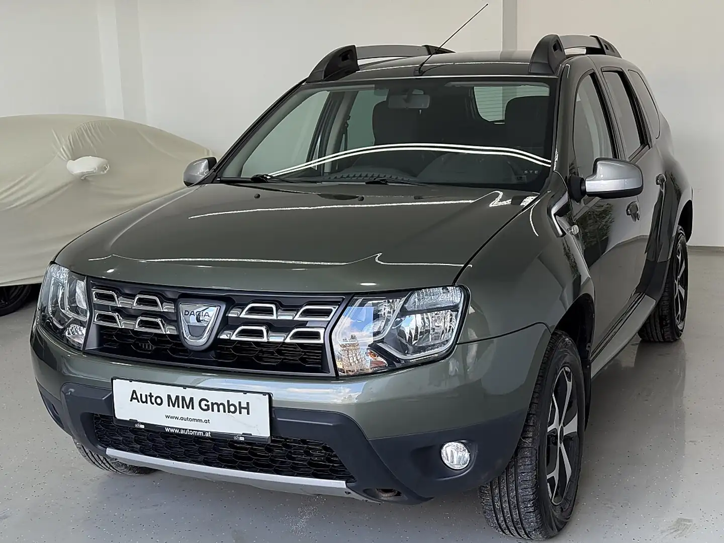 Dacia Duster Lauréate dCi 110 4WD Grün - 2