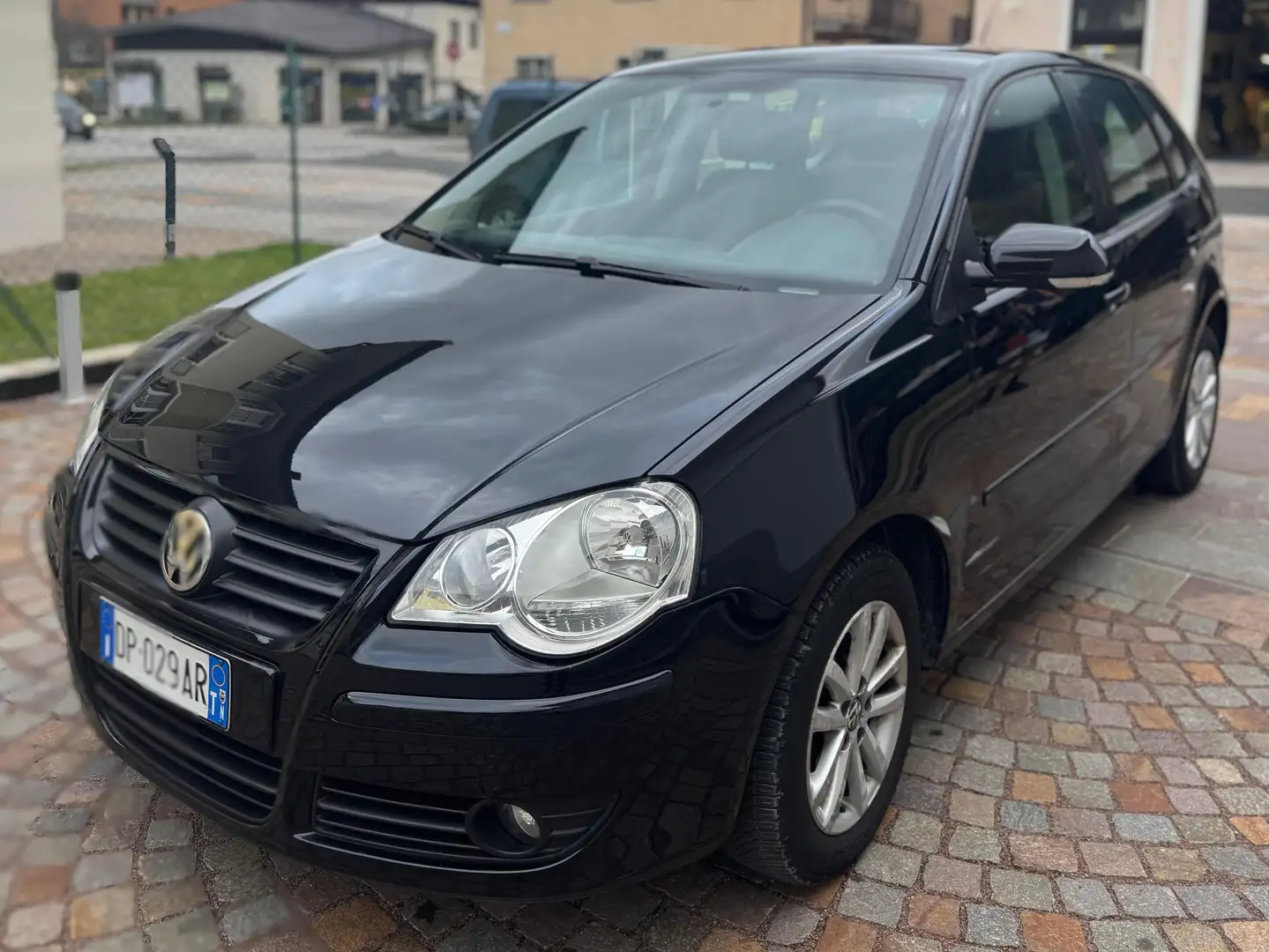 Volkswagen Polo Polo IV 2005 5p 1.4 tdi Comfortline CL dpf Nero - 1
