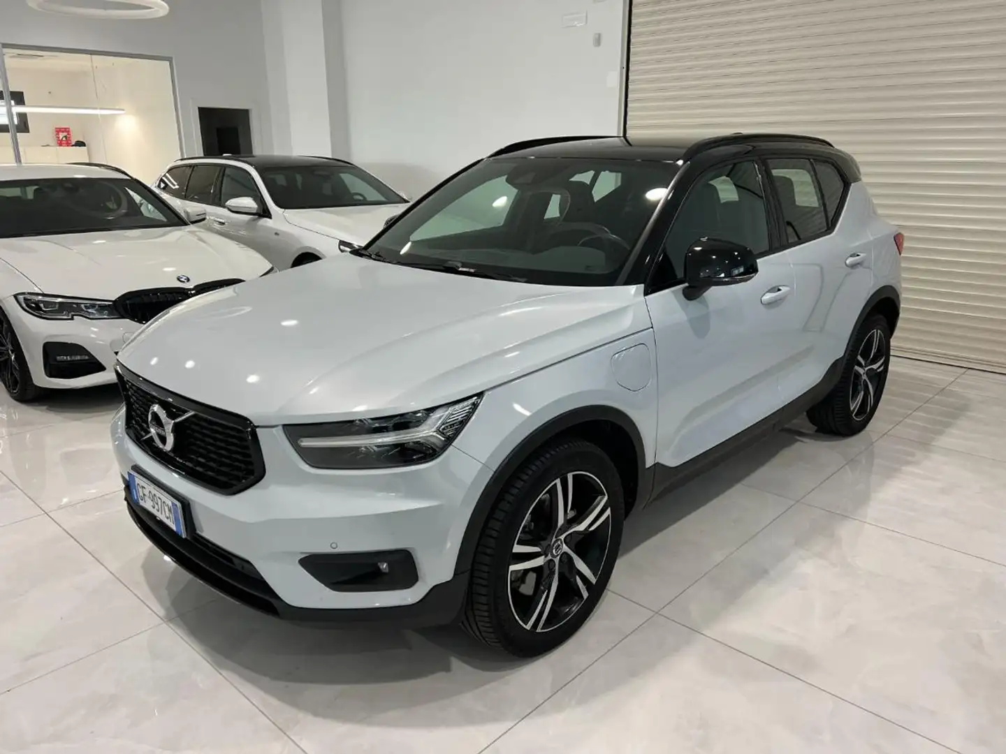Volvo XC40 T5 Recharge Plug-in Hybrid R-design PREZZO REALE Bianco - 1